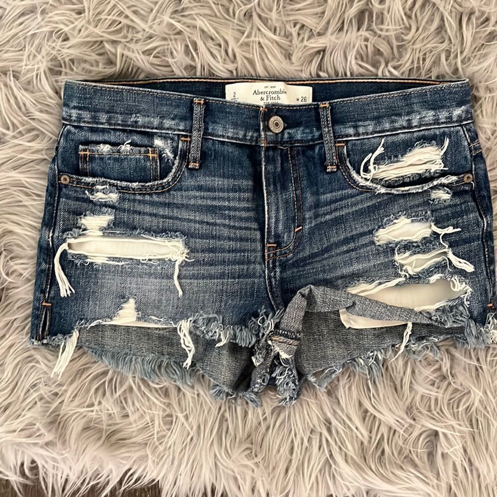 Abercrombie and Fitch distressed denim shorts 26